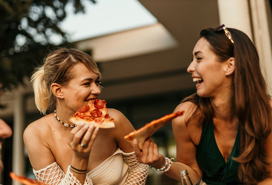 finish off an entire pizza in two minutes and don’t pay the bill